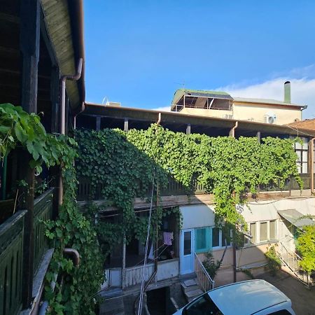 Local Hotel Tbilisi Exterior photo